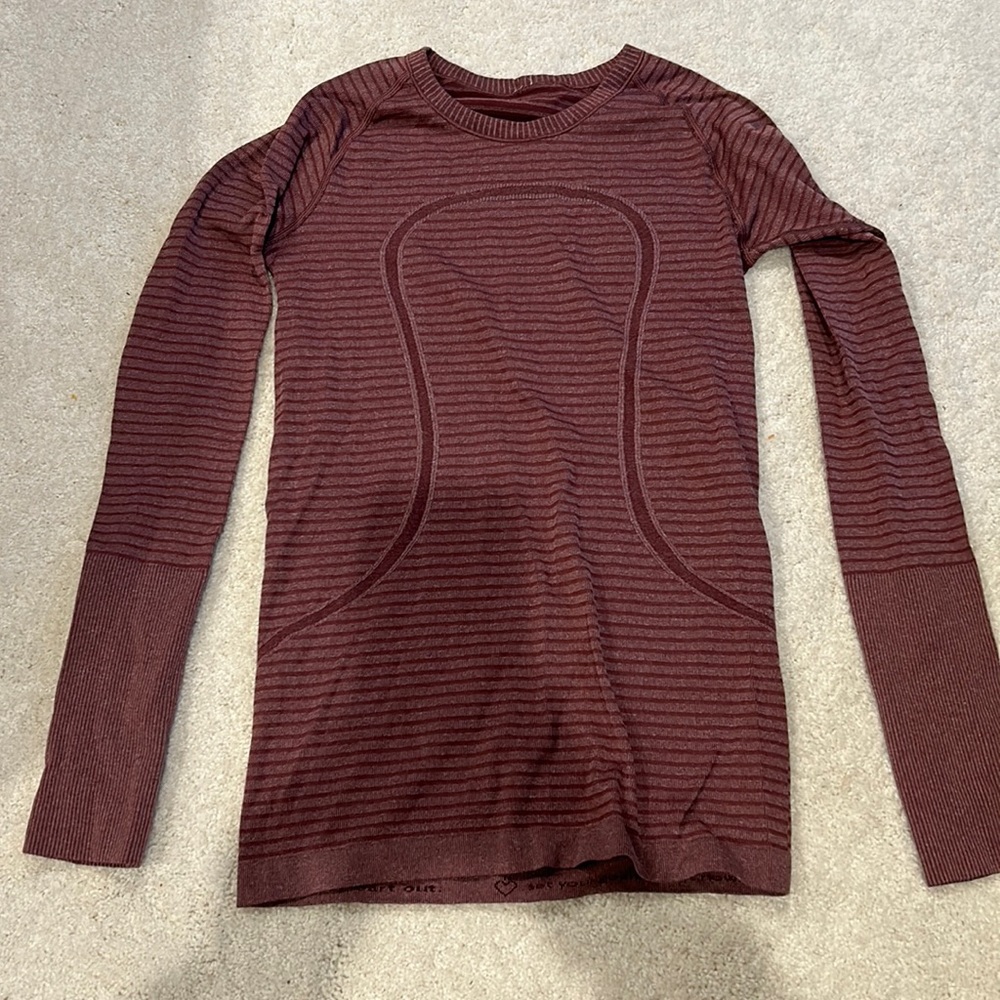 Lululemon long sleeve run swiftly tech